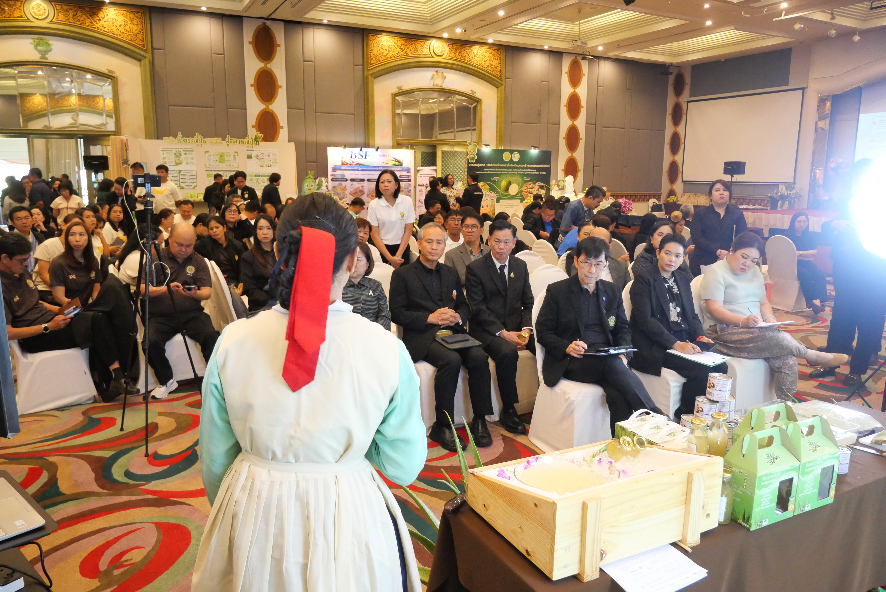 title - ส.ป.ก. ร่วมกิจกรรมการนำเสนอผลงานของผู้เข้ารับการฝึกอบรม หลักสูตร นักบริหารการพัฒนาการเกษตรและสหกรณ์ ระดับสูง รุ่นที่ 92 ณ โรงแรมมารวย การ์เด้น